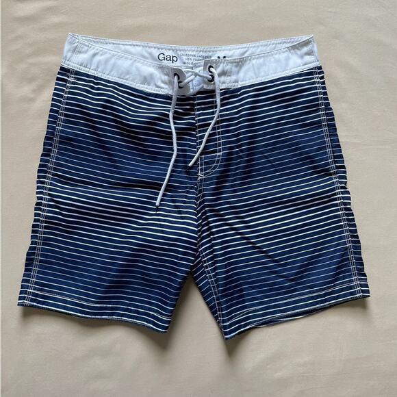 Gap Men’s Navy Blue and White Striped Board Shorts Size Medium - Picture 1 of 6